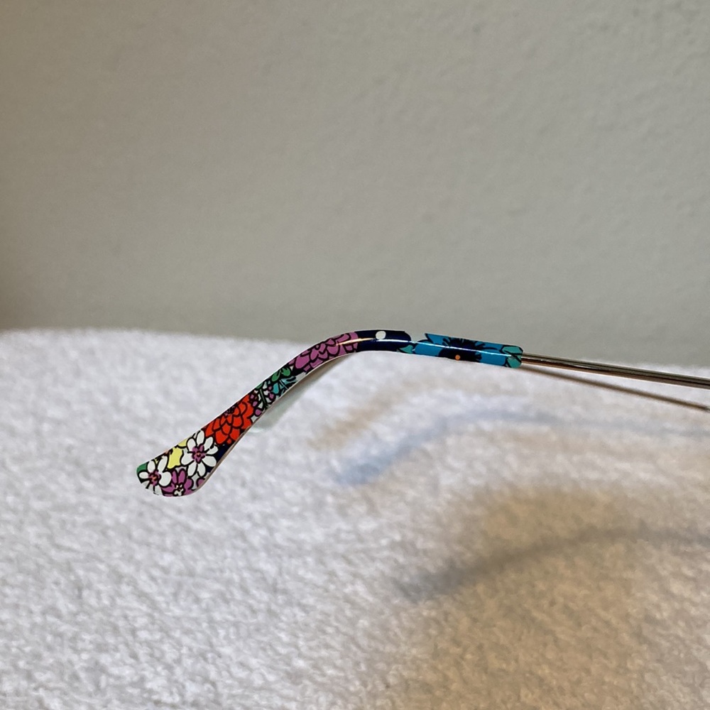 ThredUP: Vera Bradley Bree Sunglasses & Eyeglasses Case in Far Out Floral - Picture 13 of 15